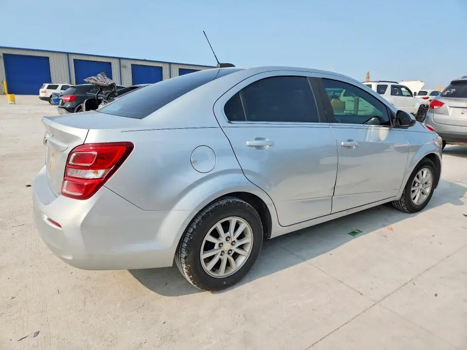 2017 CHEVROLET SONIC LT  