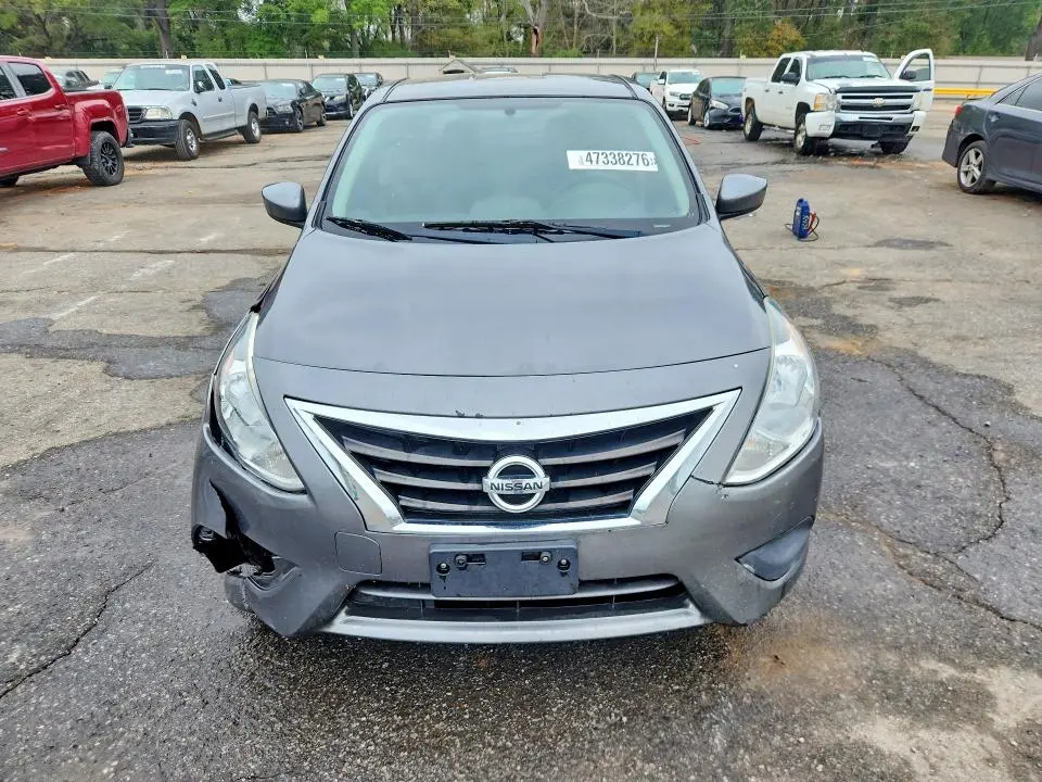 2018 NISSAN VERSA SV  