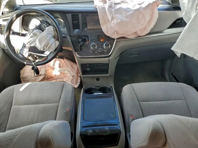 2015 TOYOTA SIENNA LE  
