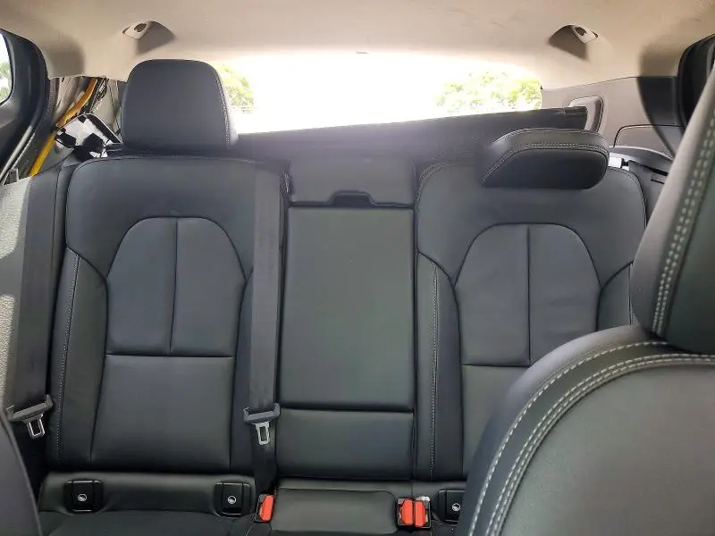 2025 VOLVO XC40 CORE  