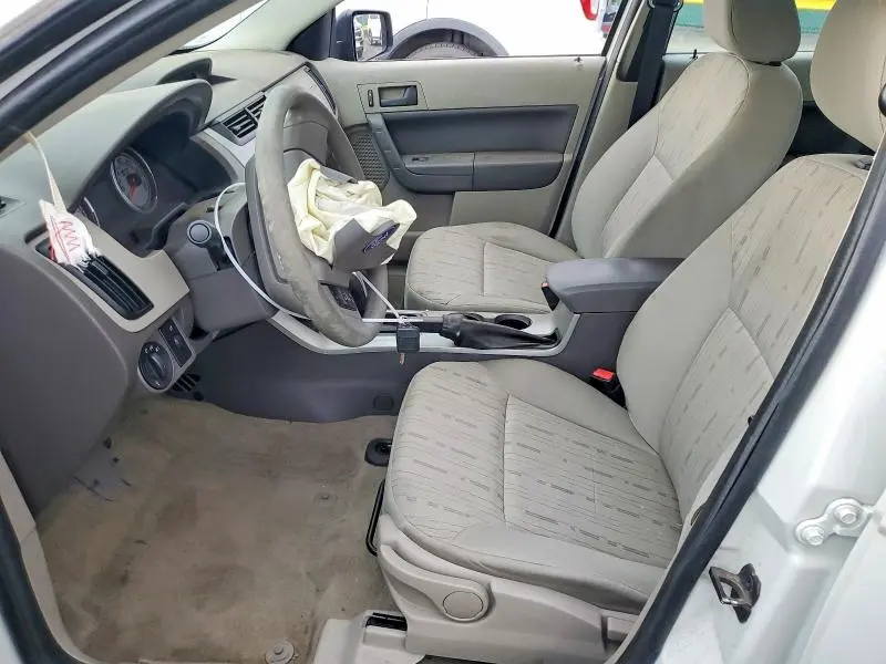 2011 FORD FOCUS SE  