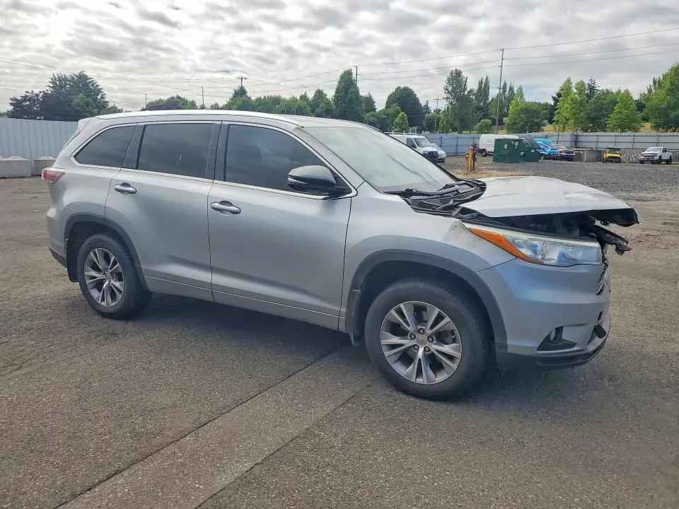 2015 TOYOTA HIGHLANDER XLE  