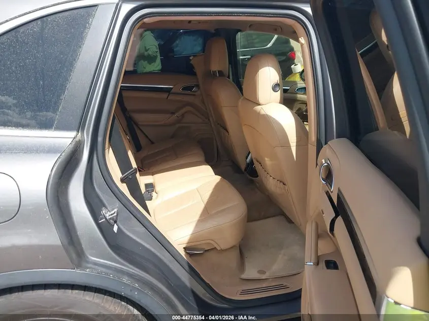 2013 PORSCHE CAYENNE  