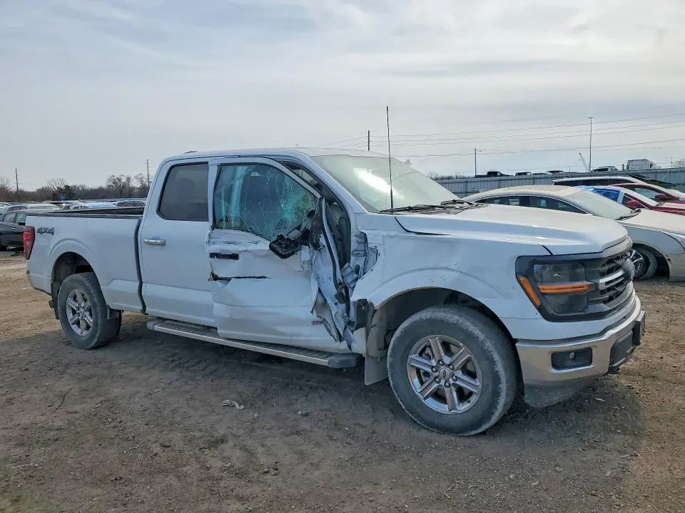 2024 FORD F150 XLT  