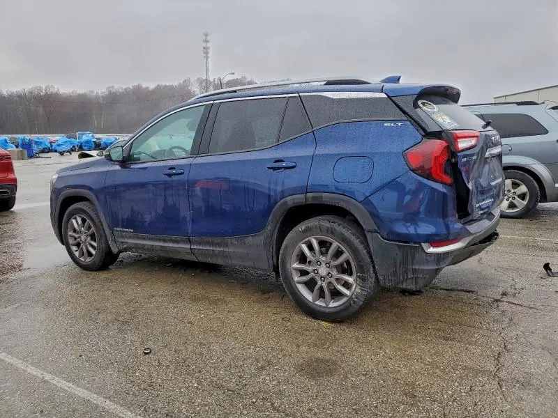 2023 GMC TERRAIN SLT  