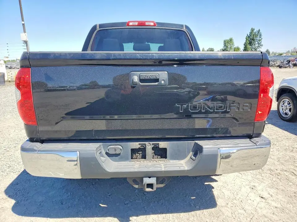 2017 TOYOTA TUNDRA SR5  