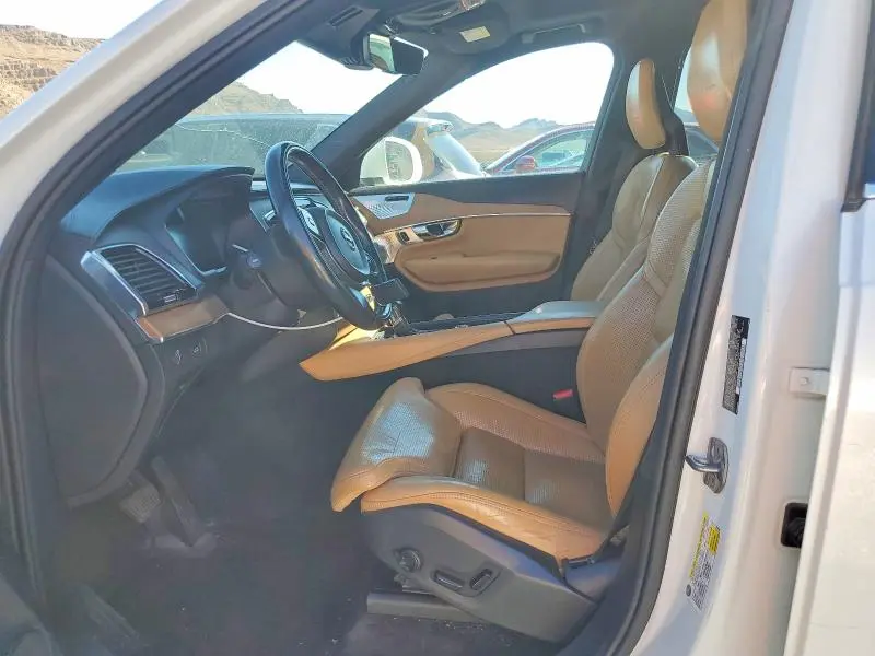 2016 VOLVO XC90 T6  