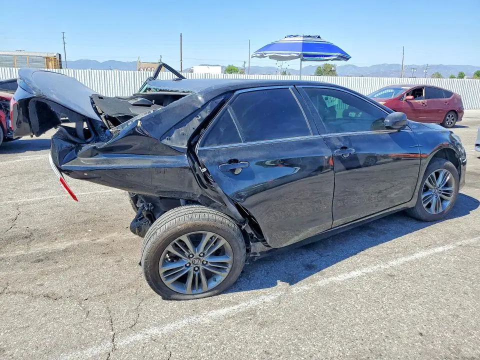 2017 TOYOTA CAMRY SE  