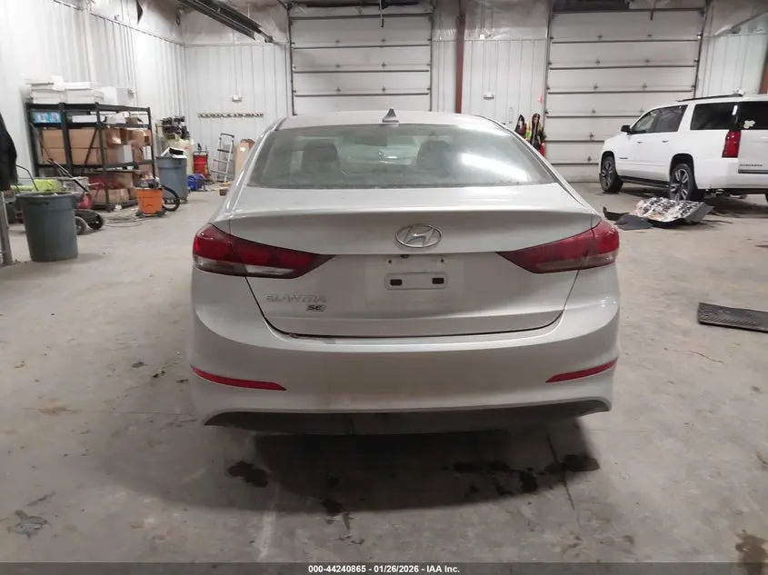 2018 HYUNDAI ELANTRA SE