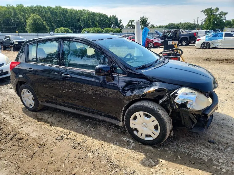 2011 NISSAN VERSA 1.8 S  
