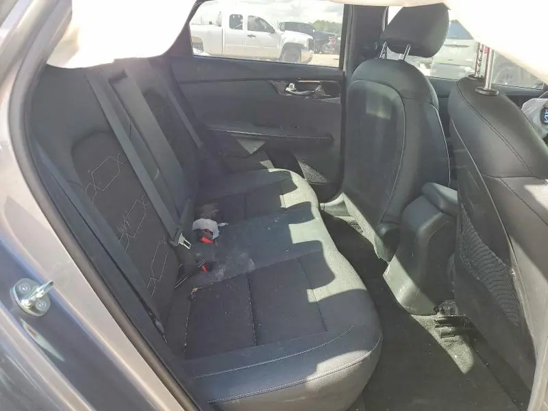 2023 KIA FORTE GT LINE  