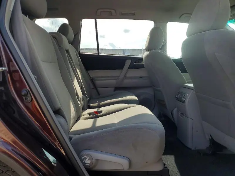 2011 TOYOTA HIGHLANDER BASE  