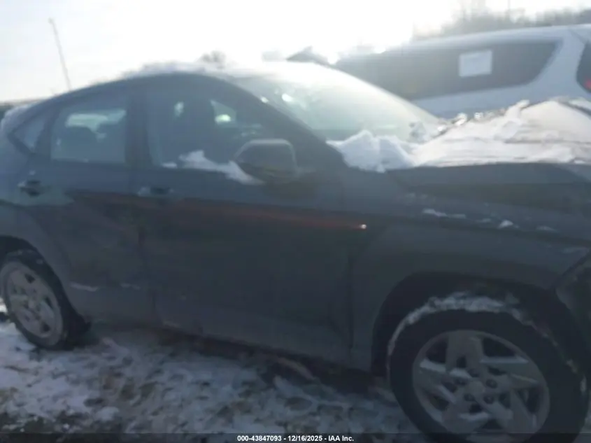 2025 HYUNDAI KONA SE