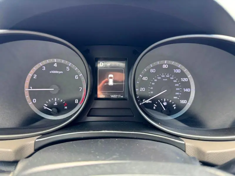 2017 HYUNDAI SANTA FE SE  