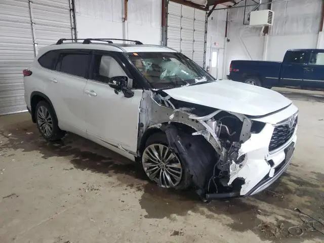 2022 TOYOTA HIGHLANDER PLATINUM  