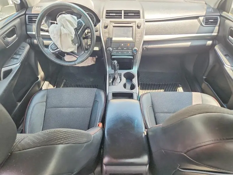 2017 TOYOTA CAMRY SE  