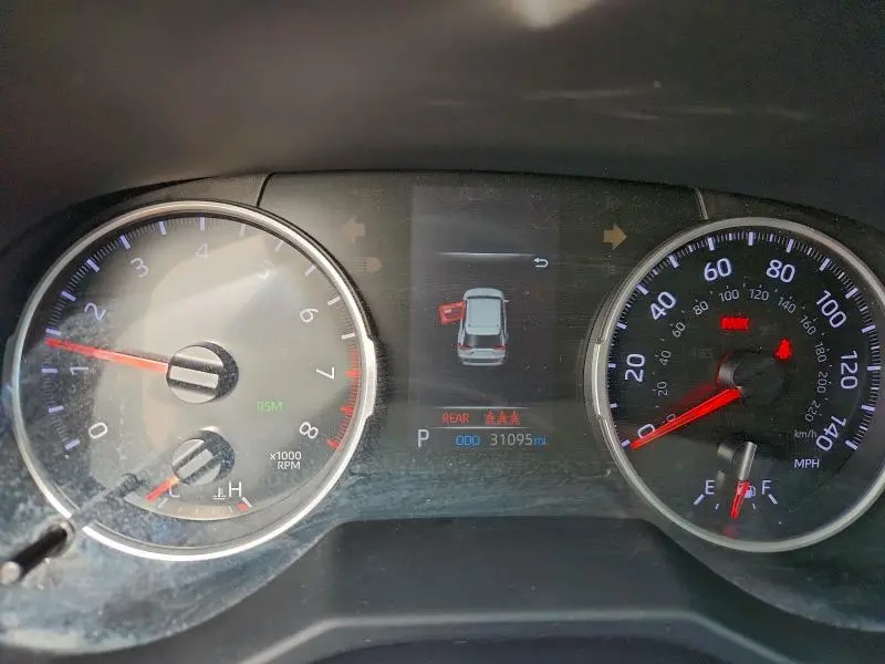 2021 TOYOTA RAV4 XLE  