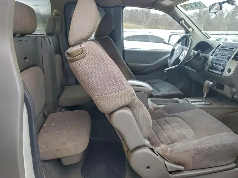 2014 NISSAN FRONTIER S  