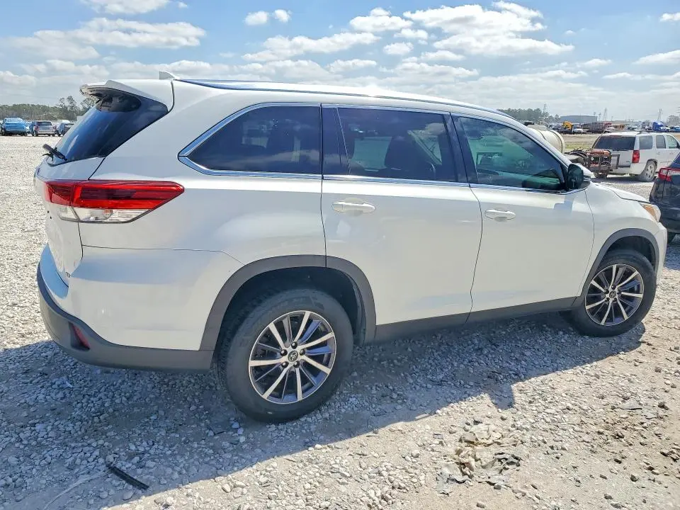 2019 TOYOTA HIGHLANDER   