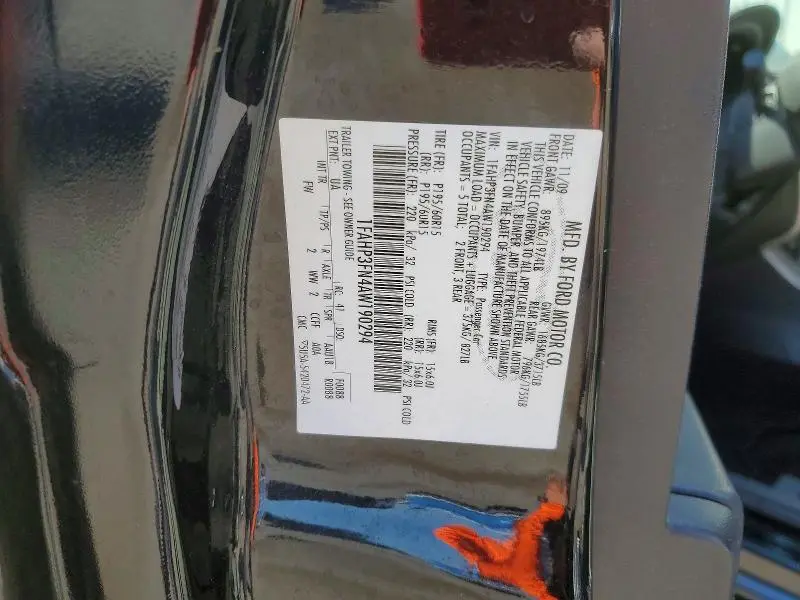 2010 FORD FOCUS SE  