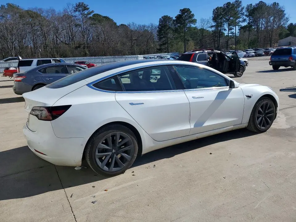 2018 TESLA MODEL 3   