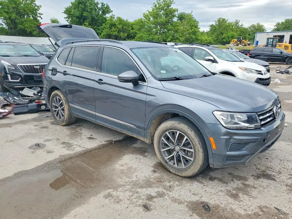 2020 VOLKSWAGEN TIGUAN SE  