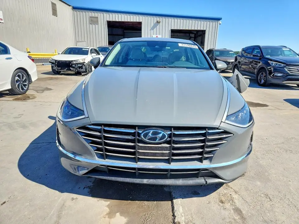 2020 HYUNDAI SONATA SE  