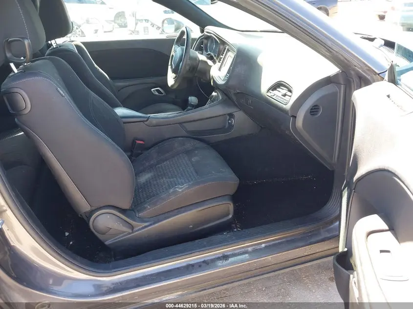 2016 DODGE CHALLENGER SXT