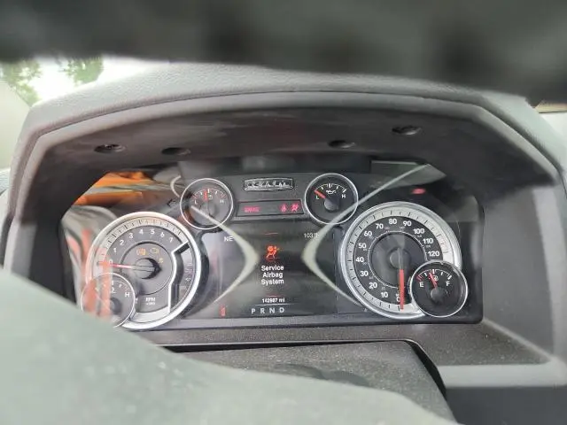 2016 RAM 1500 SLT  