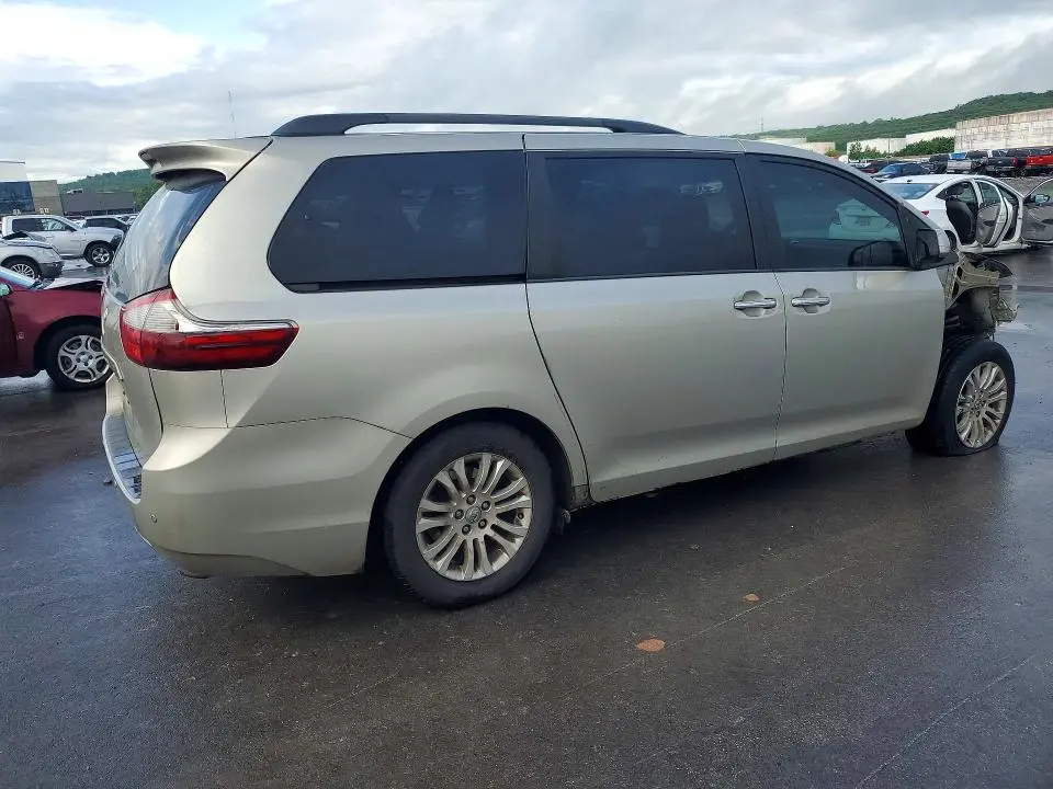 2017 TOYOTA SIENNA XLE 8-PASSENGER  