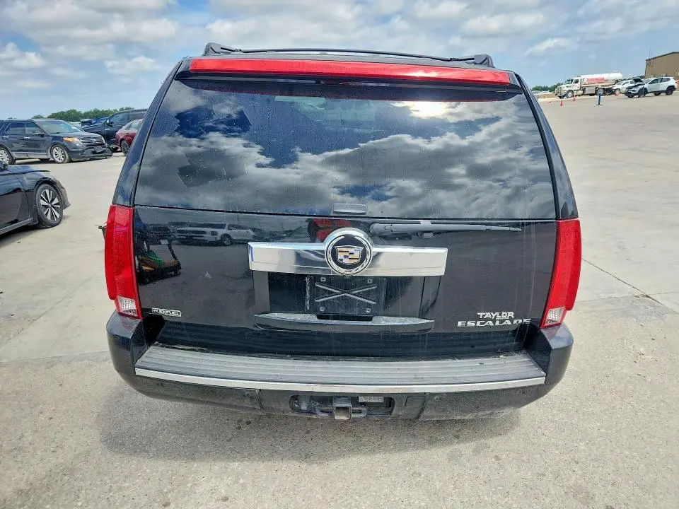 2011 CADILLAC ESCALADE ESV LUXURY  