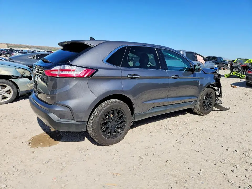 2022 FORD EDGE TITANIUM  