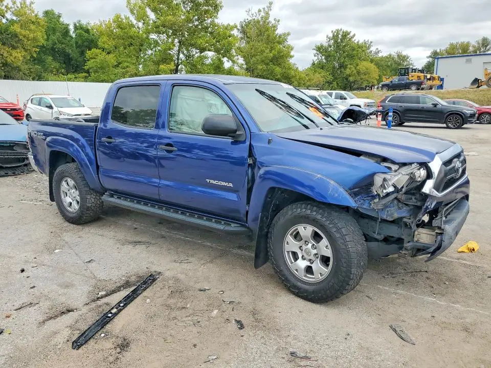 2015 TOYOTA TACOMA V6  