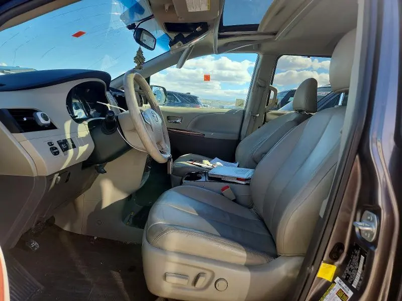 2013 TOYOTA SIENNA XLE 8-PASSENGER  