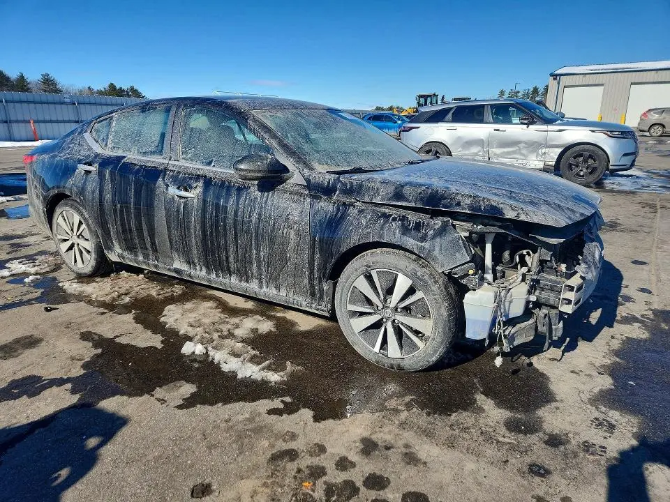 2022 NISSAN ALTIMA SV  