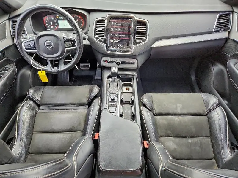 2017 VOLVO XC90 T5  