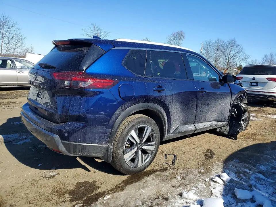 2024 NISSAN ROGUE SL  