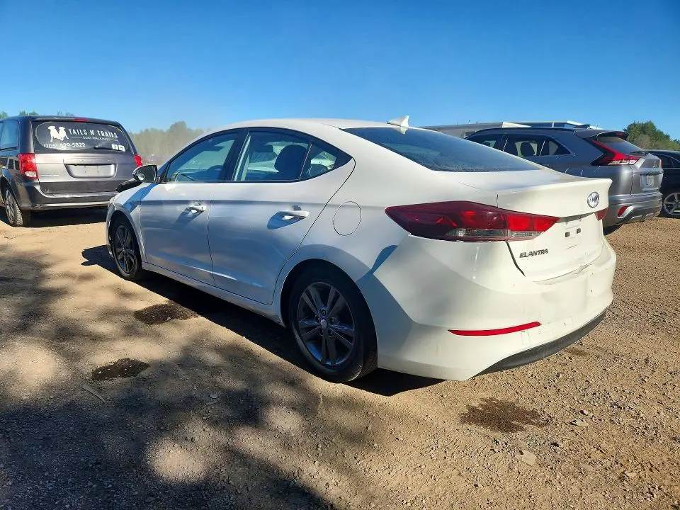 2017 HYUNDAI ELANTRA SE  