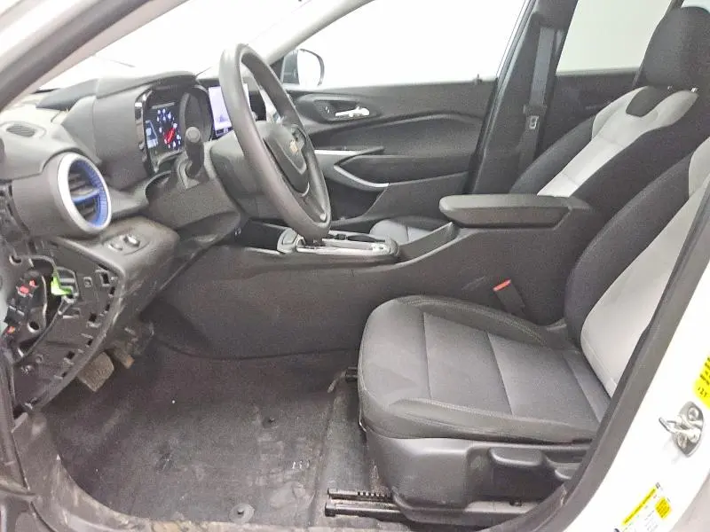 2025 CHEVROLET TRAX LS  