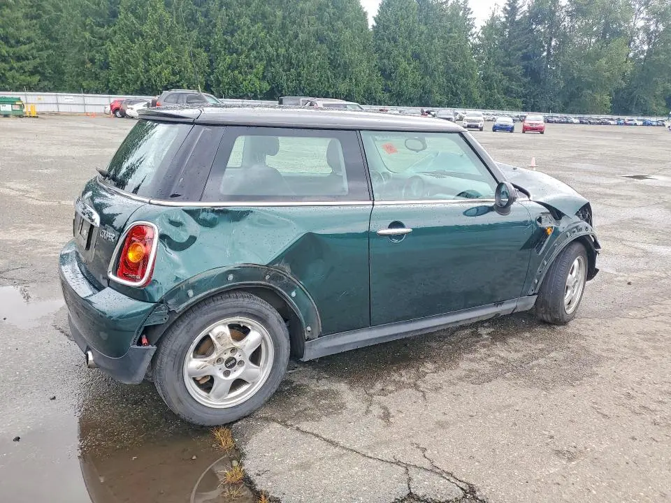 2010 MINI COOPER   