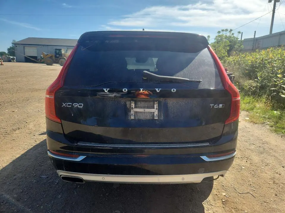 2016 VOLVO XC90 T6  
