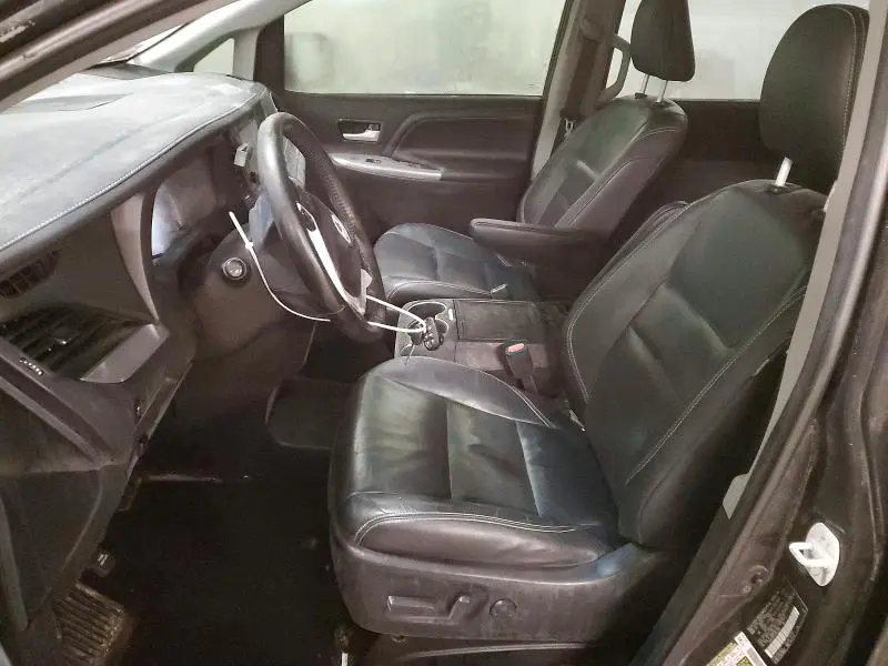 2015 TOYOTA SIENNA SPORT  