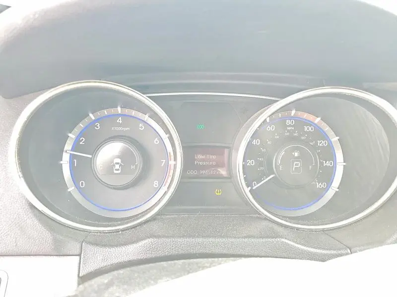 2011 HYUNDAI SONATA GLS  