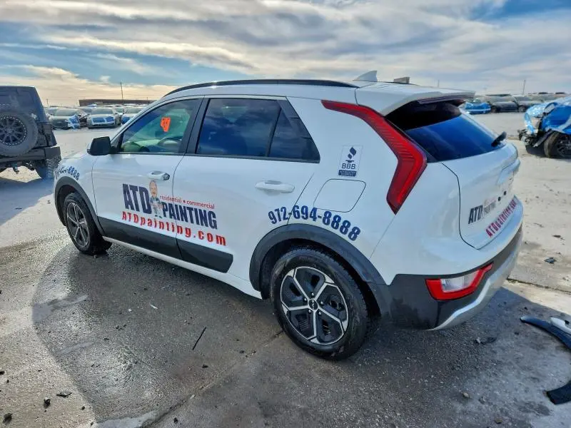 2024 KIA NIRO LX  