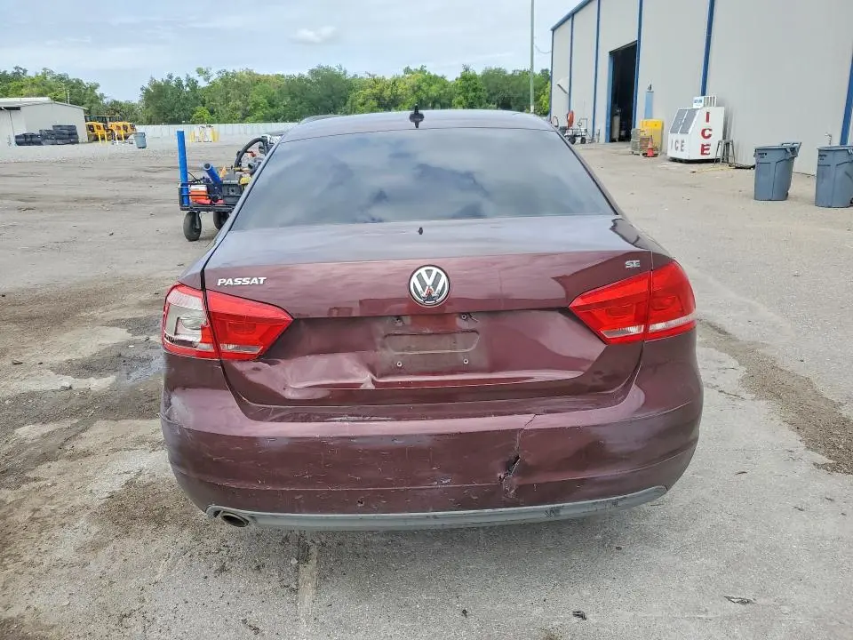 2013 VOLKSWAGEN PASSAT SE  