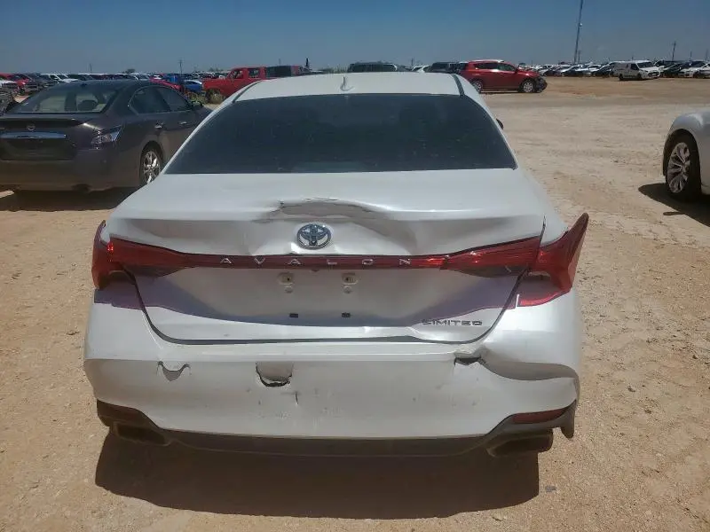 2019 TOYOTA AVALON XLE  