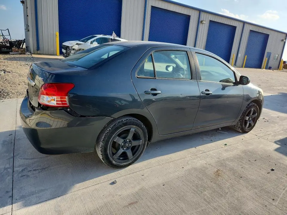 2010 TOYOTA YARIS BASE  