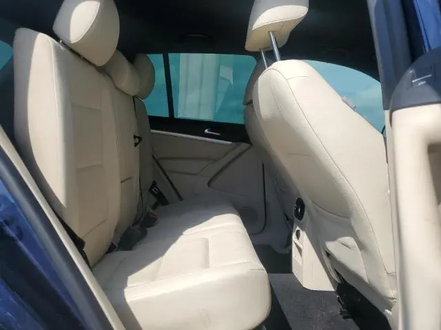 2016 VOLKSWAGEN TIGUAN S  