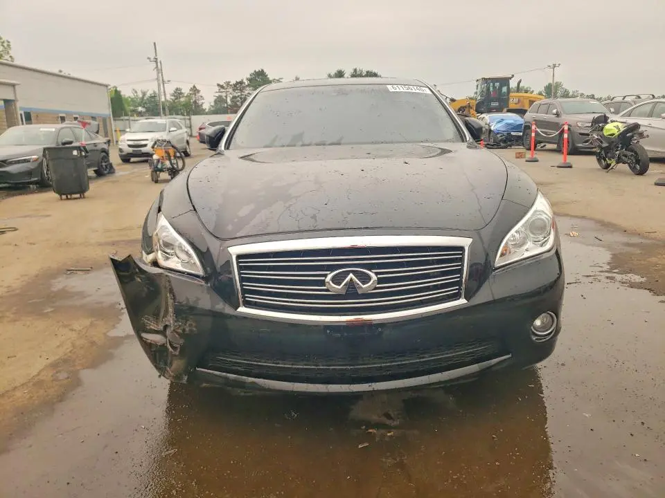 2011 INFINITI M37 X  