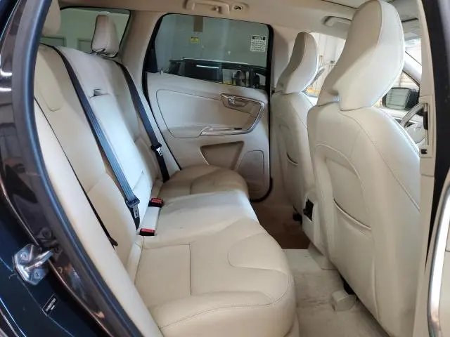 2015 VOLVO XC60 T5 PLATINUM  